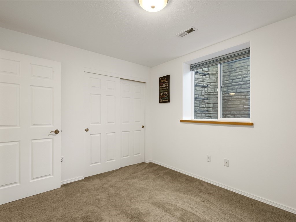 7004 East Peone Road Mead, WA 99021 - Photo 17 of 20