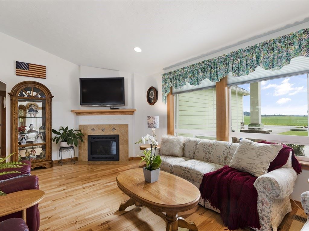 7004 East Peone Road Mead, WA 99021 - Photo 3 of 20
