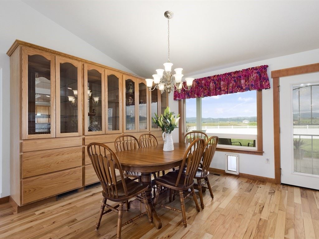 7004 East Peone Road Mead, WA 99021 - Photo 6 of 20