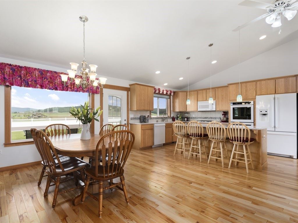 7004 East Peone Road Mead, WA 99021 - Photo 7 of 20