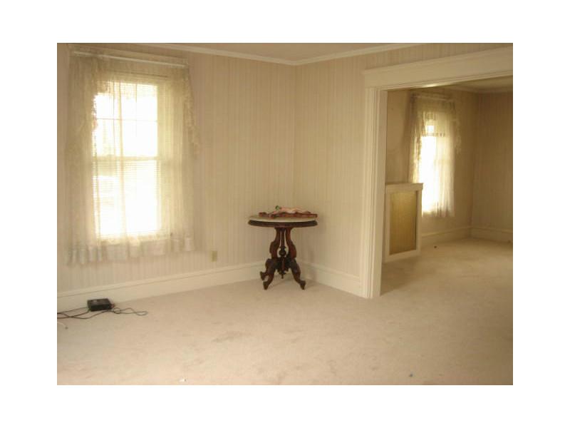 92 Gilbert Street Woonsocket, RI 02895 - Photo 5 of 19 Living Room.
