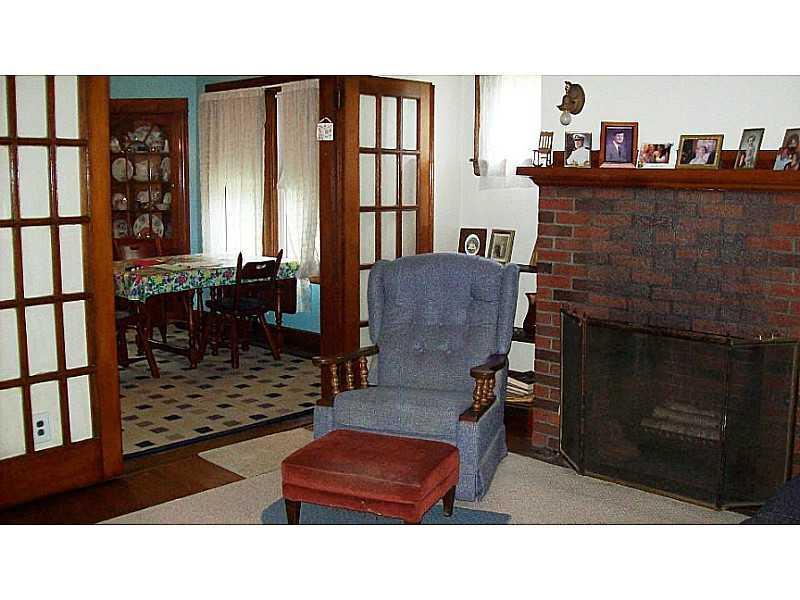 98 Broadturn Road Scarborough, ME 04074 - Photo 7 of 14 Living Room.