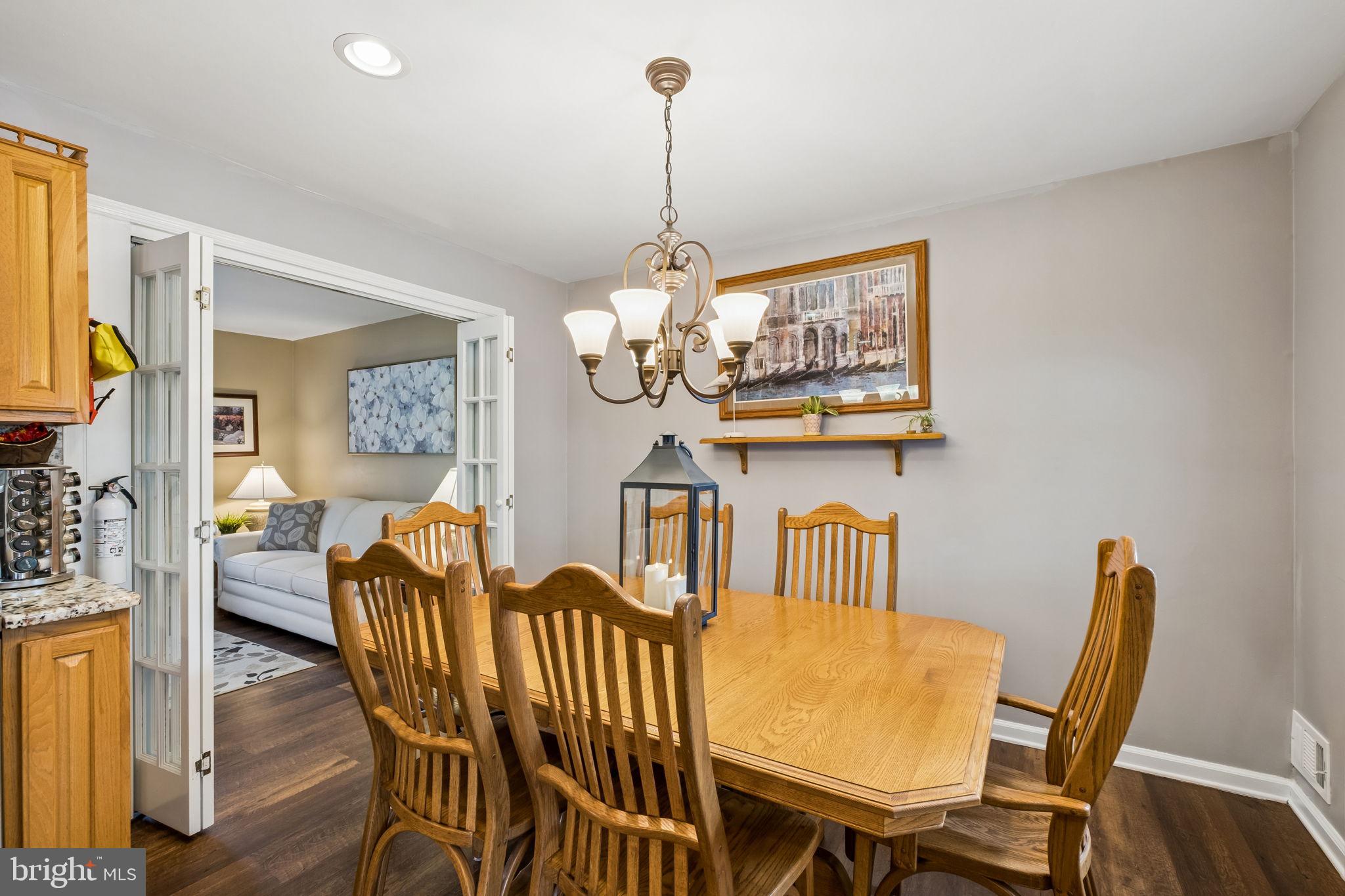 10 Monroe Way Newtown, PA 18940 - Photo 11 of 35 Eating area of the kitchen