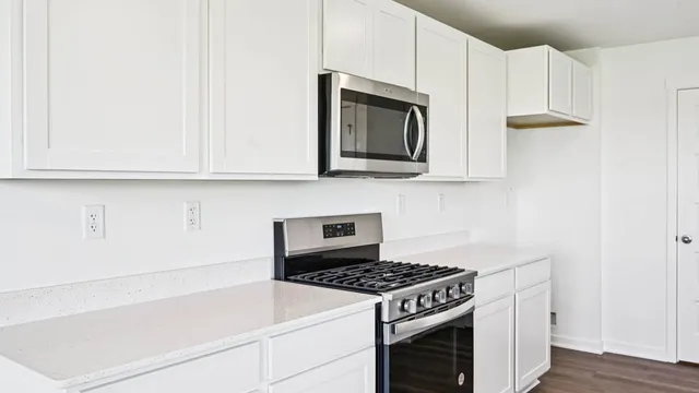 $393,990 | 130 Cornerstone Crossing, Hampshire, IL 60140