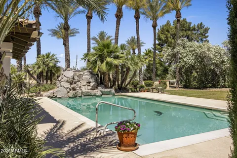 $4,500,000 | 8700 North 58th Place, Paradise Valley, AZ 85253