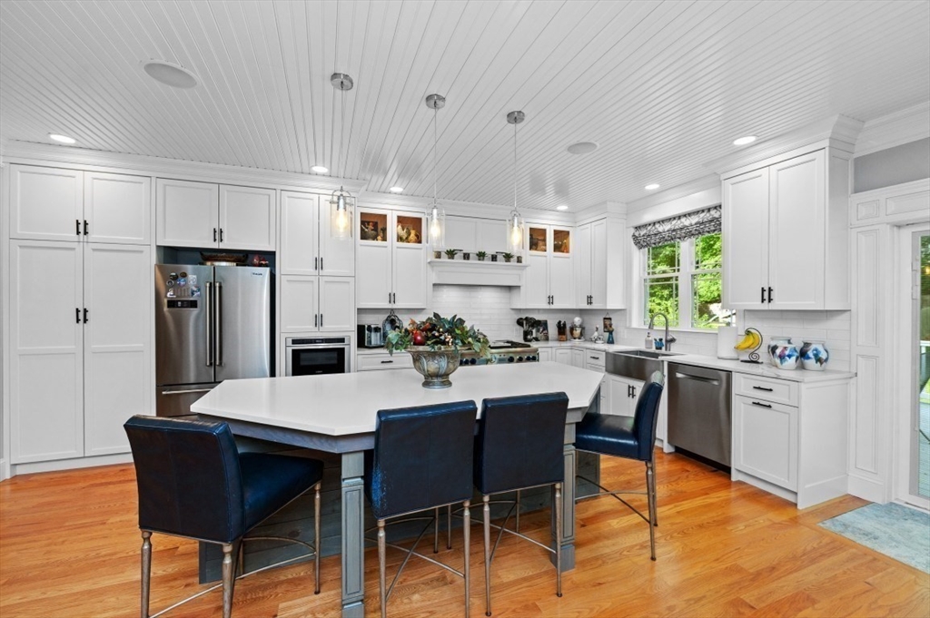 456 Chestnut Street Needham, MA 02492 - Photo 6 of 37