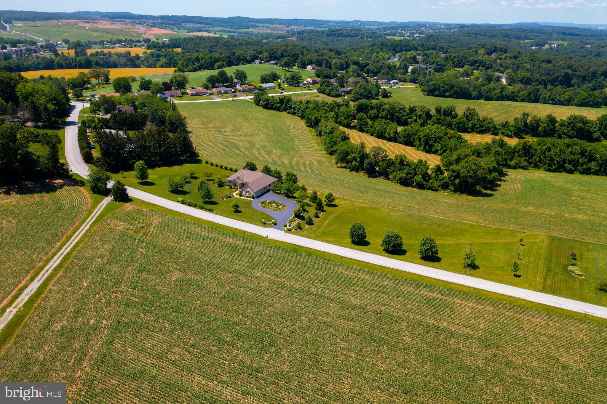 988 Hillview Road Hellam, PA 17406 - Photo 3 of 64 Gallery Image 3
