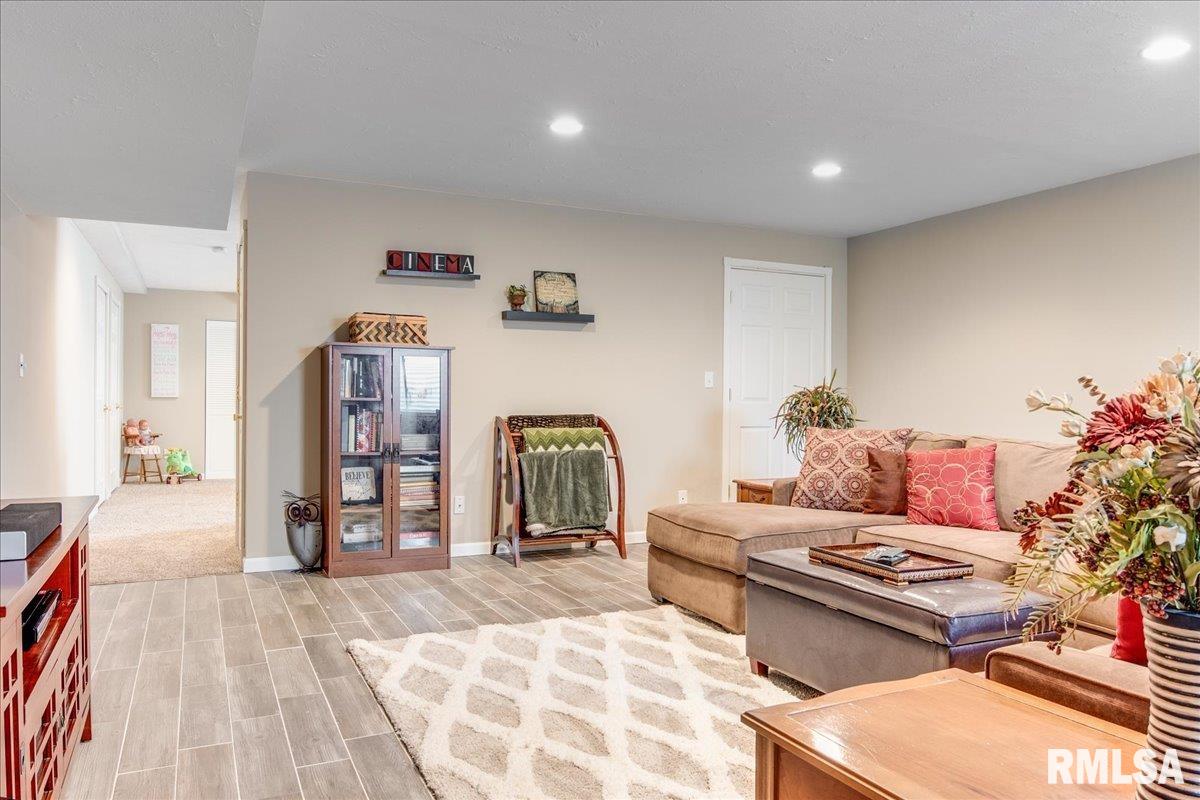 2704 Warrior Boulevard Springfield, IL 62712 - Photo 29 of 35 Gallery Image 29