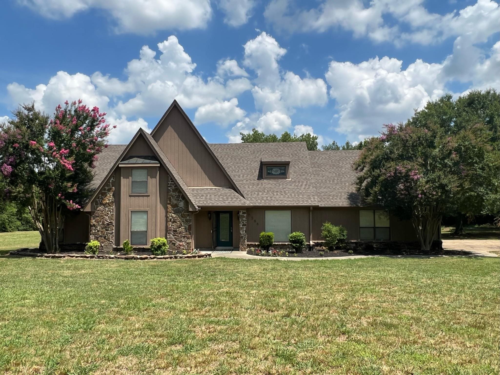 6588 Finch Road Memphis, TN 38141 - Photo 1 of 25 a front view of house with yard