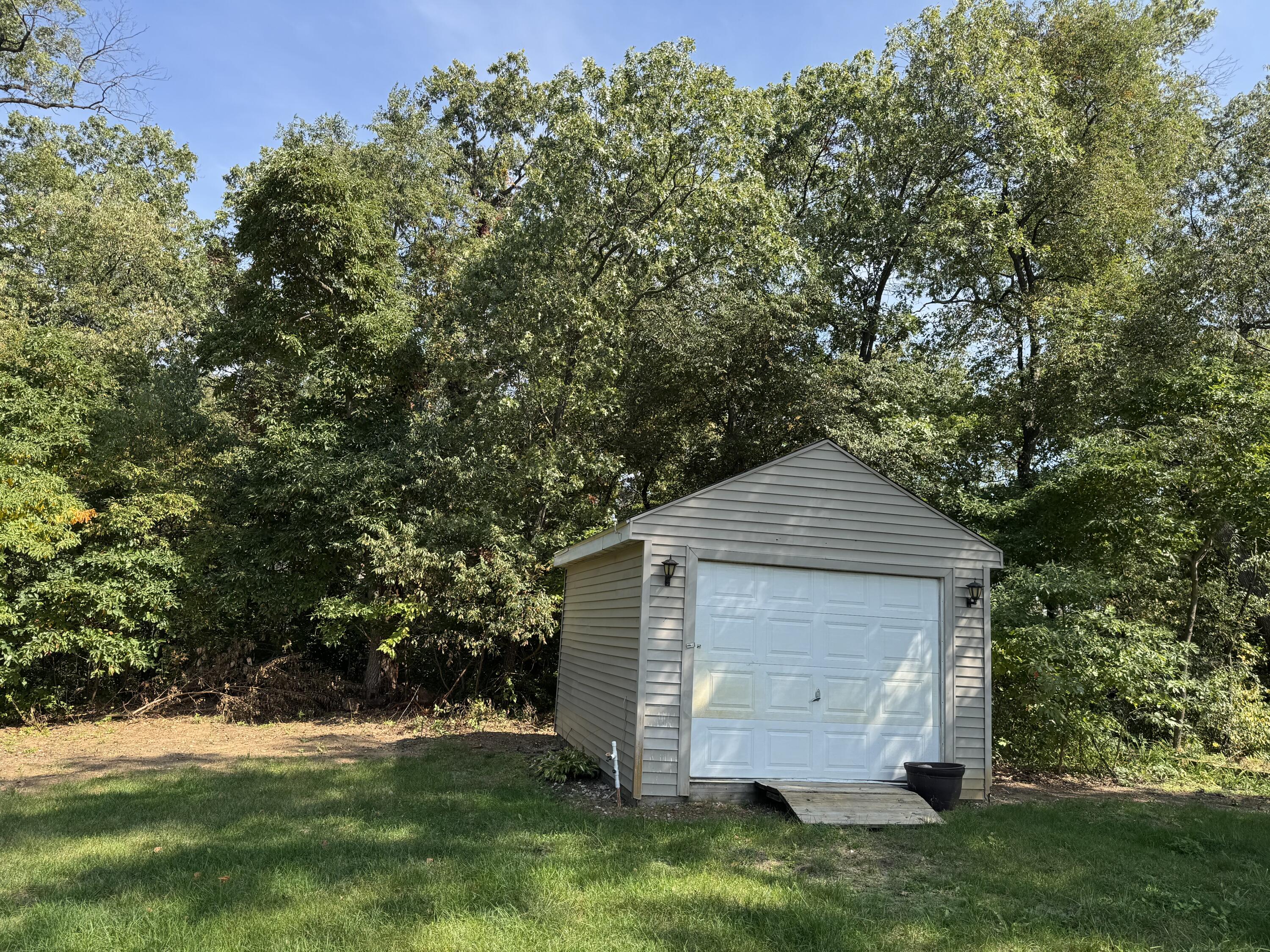 10603 Georgetown Drive Demotte, IN 46310 - Photo 29 of 31 front view of house with a yard