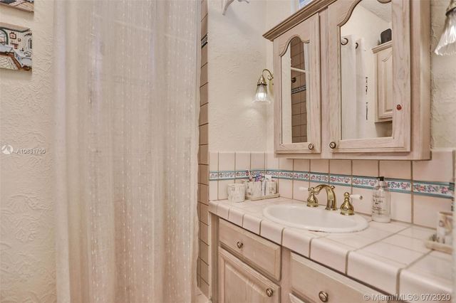 $1,000,000 | 1603 Granada Boulevard, Coral Gables, FL 33134