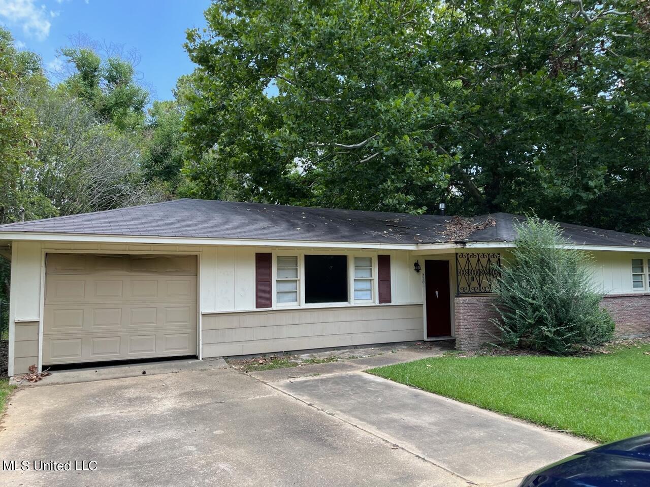 3306 Ridgeland Drive Jackson, MS 39212 - Photo 1 of 7 Front