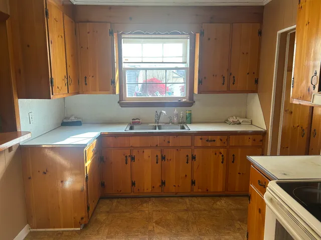 $299,000 | 79 Ward Street, Naugatuck, CT 06770