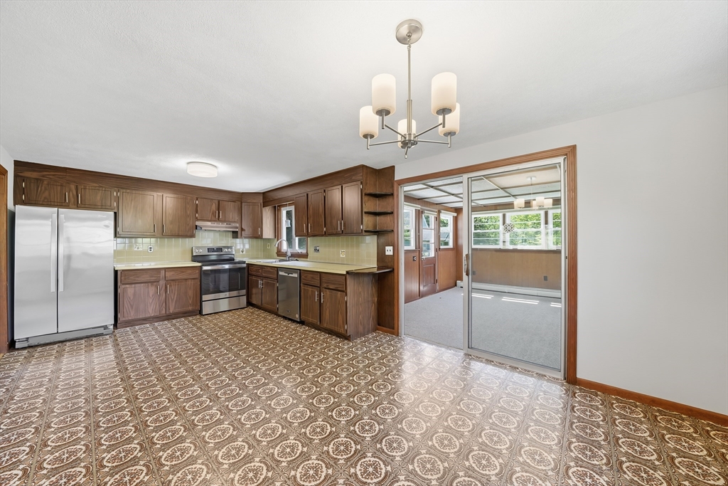 6 Belmont Road Burlington, MA 01803 - Photo 7 of 40