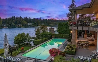 a view of a terrace with sitting area