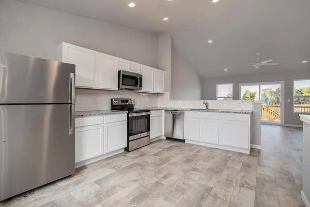 $289,900 | 610 Manorwood Circle, Benton Harbor, MI 49022