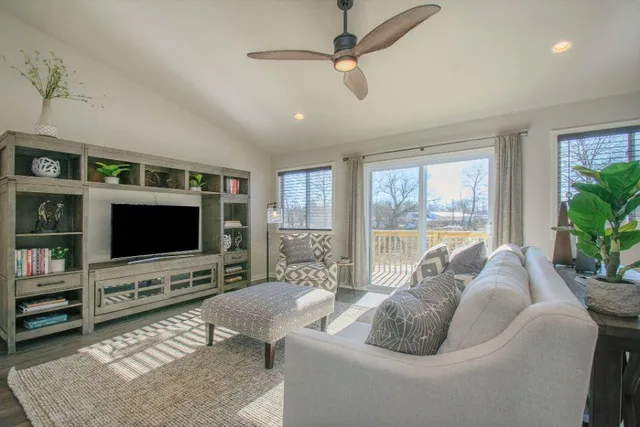 $289,900 | 610 Manorwood Circle, Benton Harbor, MI 49022