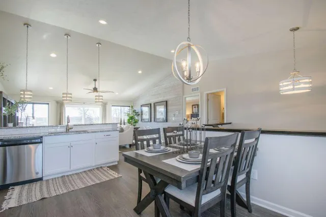 $289,900 | 610 Manorwood Circle, Benton Harbor, MI 49022