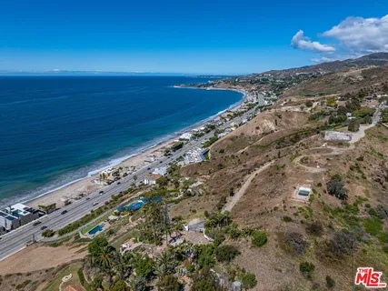 $5,495,000 | 21967 Pacific Coast Highway, Malibu, CA 90265
