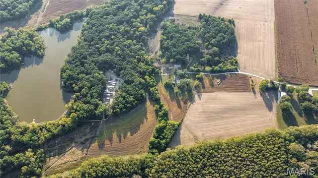 $160,000 | 697 East Bims Road, Brussels, IL 62013