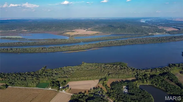 $160,000 | 697 East Bims Road, Brussels, IL 62013