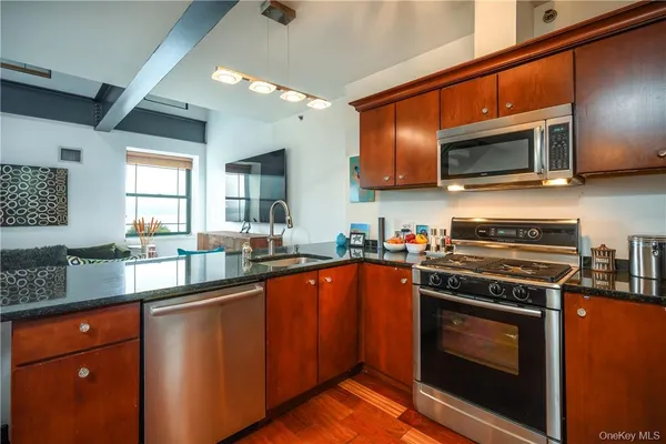 $6,500 | 1 South Astor Street, Unit 502, Irvington, NY 10533