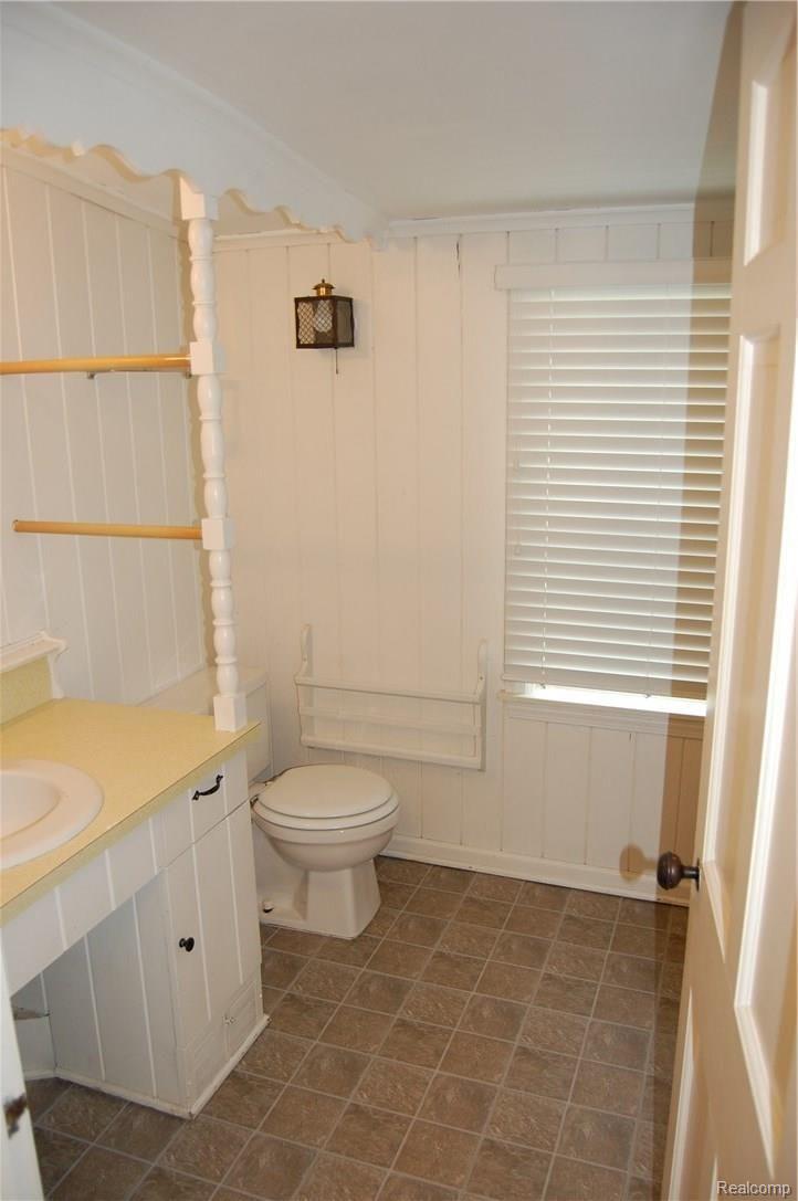 187 Turner Street Romeo, MI 48065 - Photo 42 of 44 2nd Full Bathroom