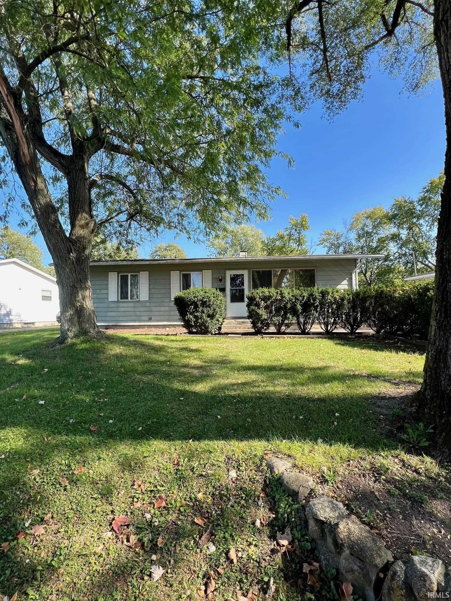 6305 Mayfair Road Fort Wayne, IN 46816 - Photo 2 of 19