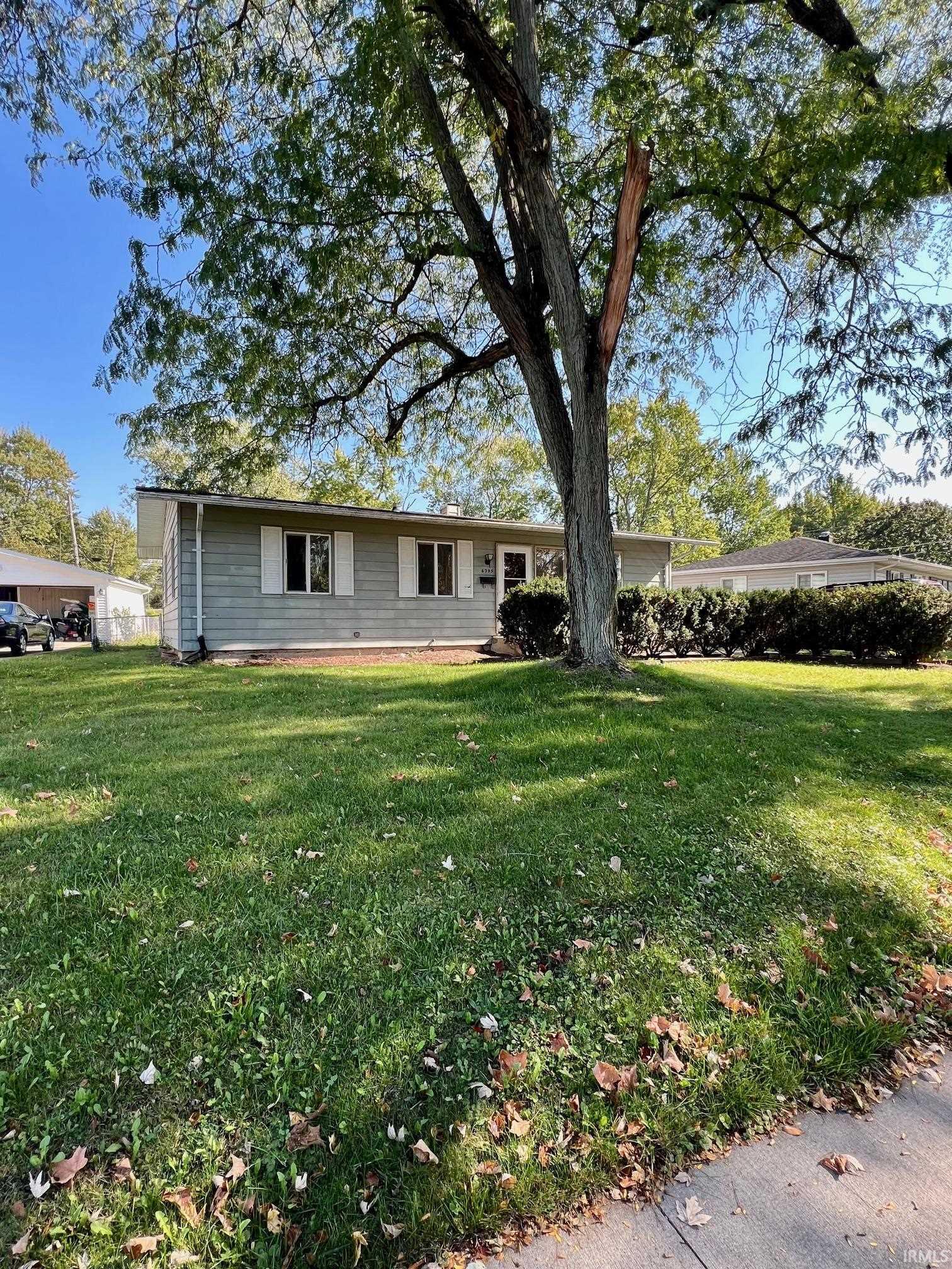 6305 Mayfair Road Fort Wayne, IN 46816 - Photo 3 of 19