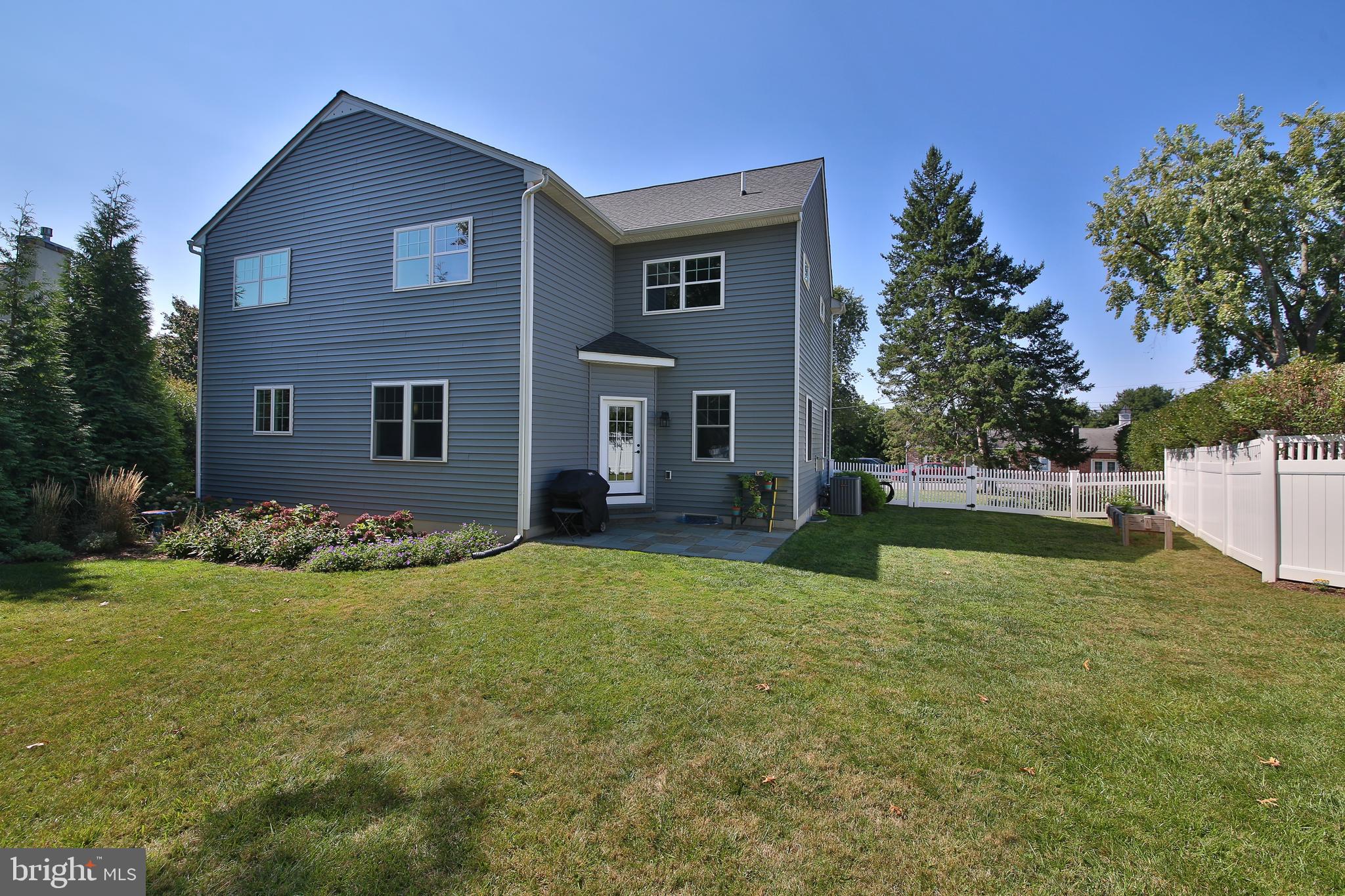 111 Gallagher Road Wayne, PA 19087 - Photo 28 of 31 Rear patio