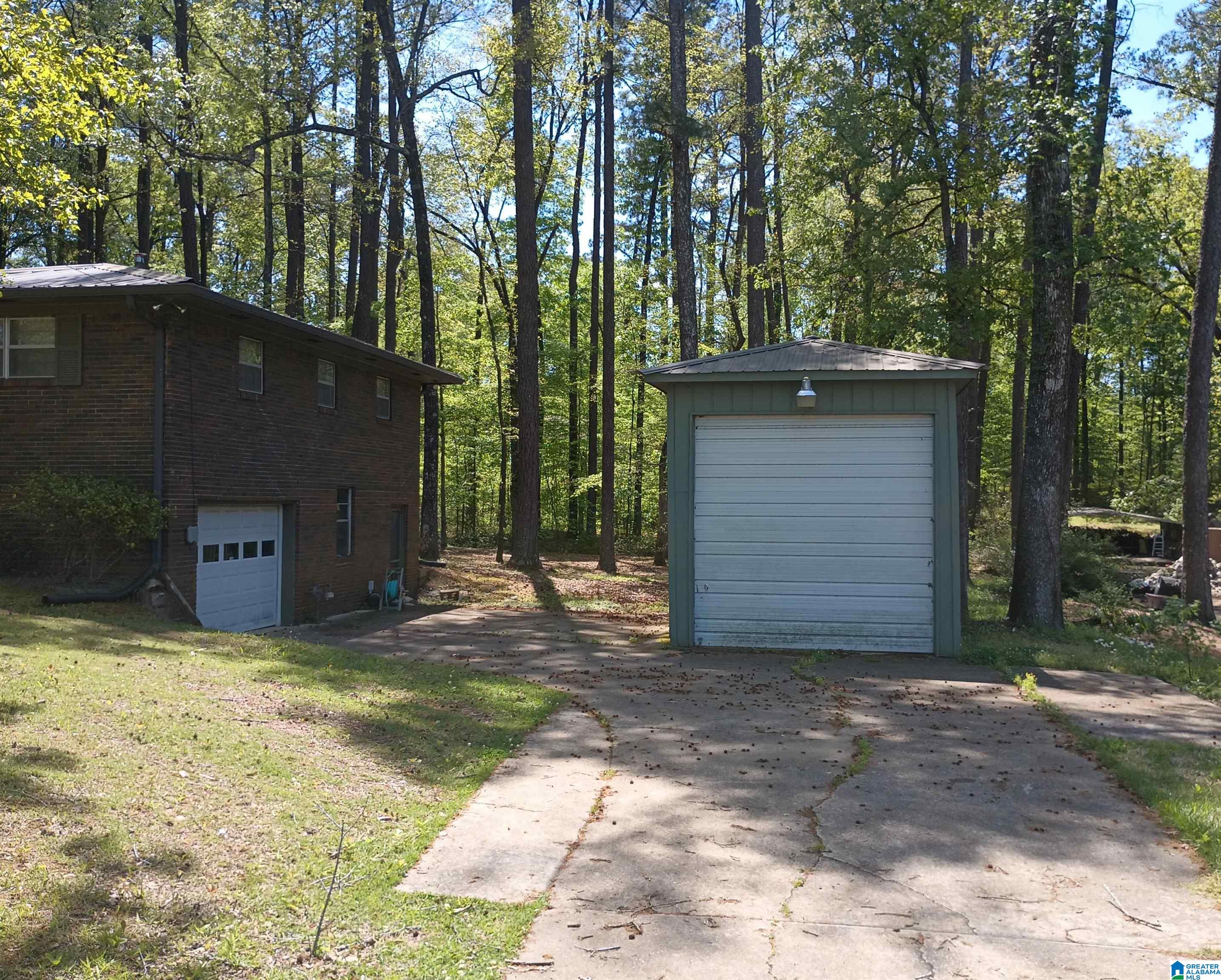 3904 Parkwood Road Bessemer, AL 35022 - Photo 4 of 31