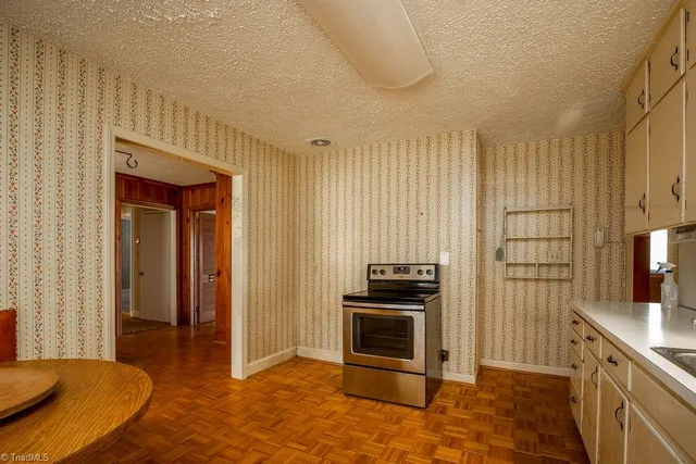 $247,700 | 1519 McGuinn Drive, High Point, NC 27262