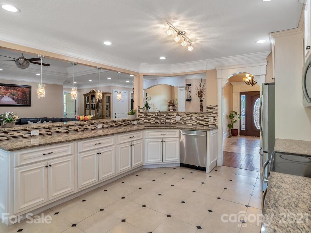 10 Elim Road Leicester, NC 28748 - Photo 11 of 35 Gallery Image 11