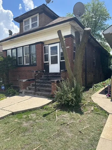 $270,000 | 5425 West Kamerling Avenue, Chicago, IL 60651