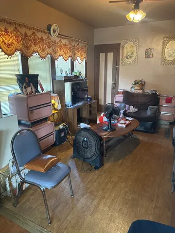 $270,000 | 5425 West Kamerling Avenue, Chicago, IL 60651