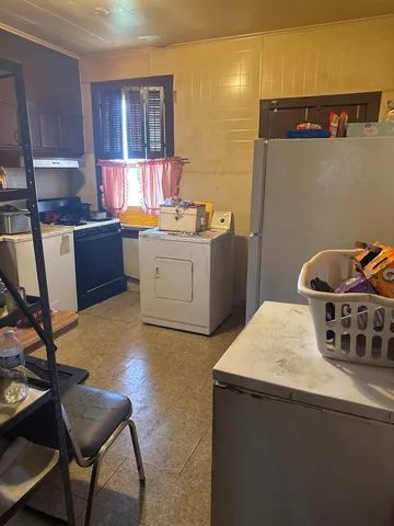 $270,000 | 5425 West Kamerling Avenue, Chicago, IL 60651