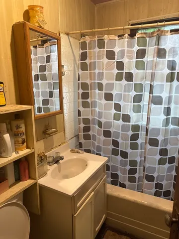 $270,000 | 5425 West Kamerling Avenue, Chicago, IL 60651