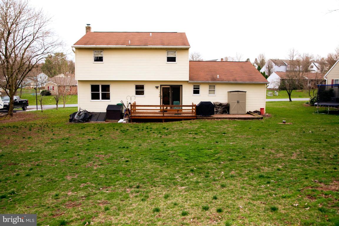 916 Hannah Drive Lititz, PA 17543 - Photo 3 of 33