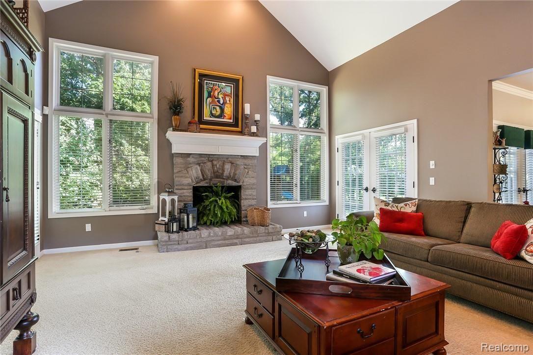 3758 Sleepy Fox Drive Rochester, MI 48309 - Photo 12 of 66 007-photo-living-room-6255296.jpg