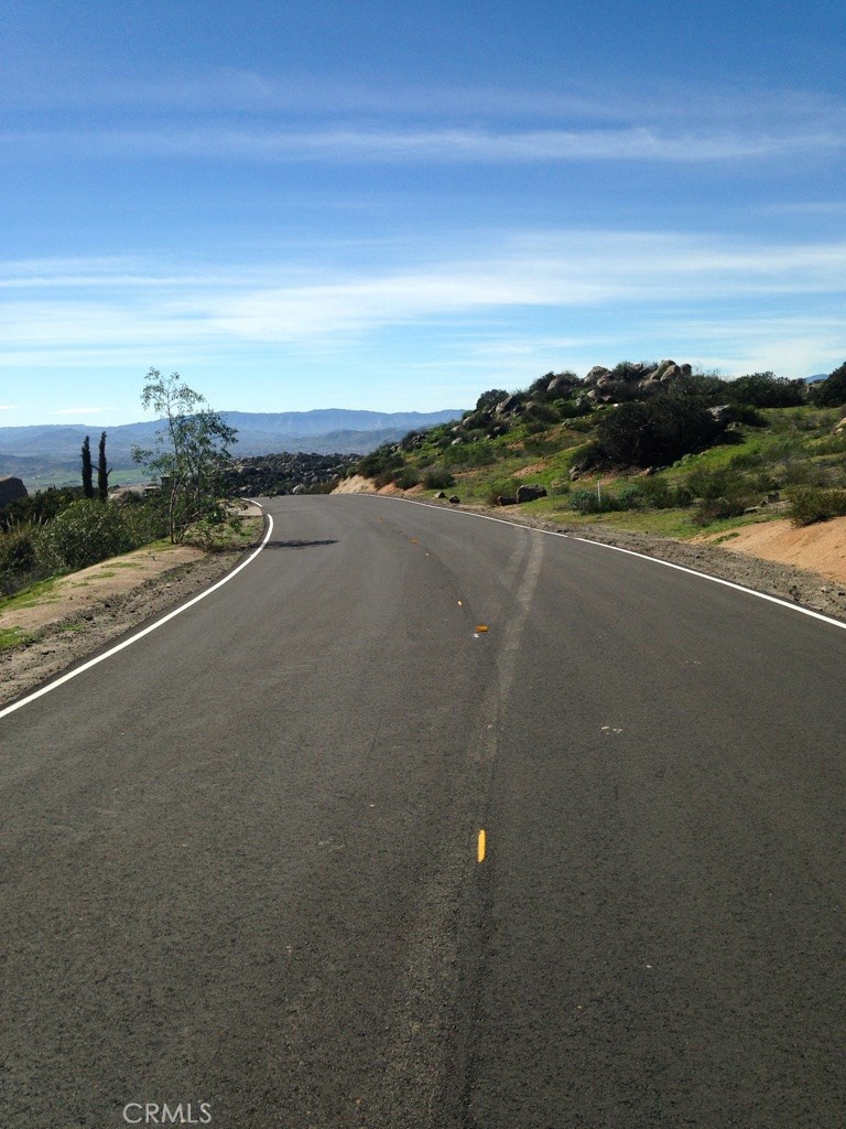 23685 Tapatia Road Homeland, CA 92548 - Photo 11 of 20