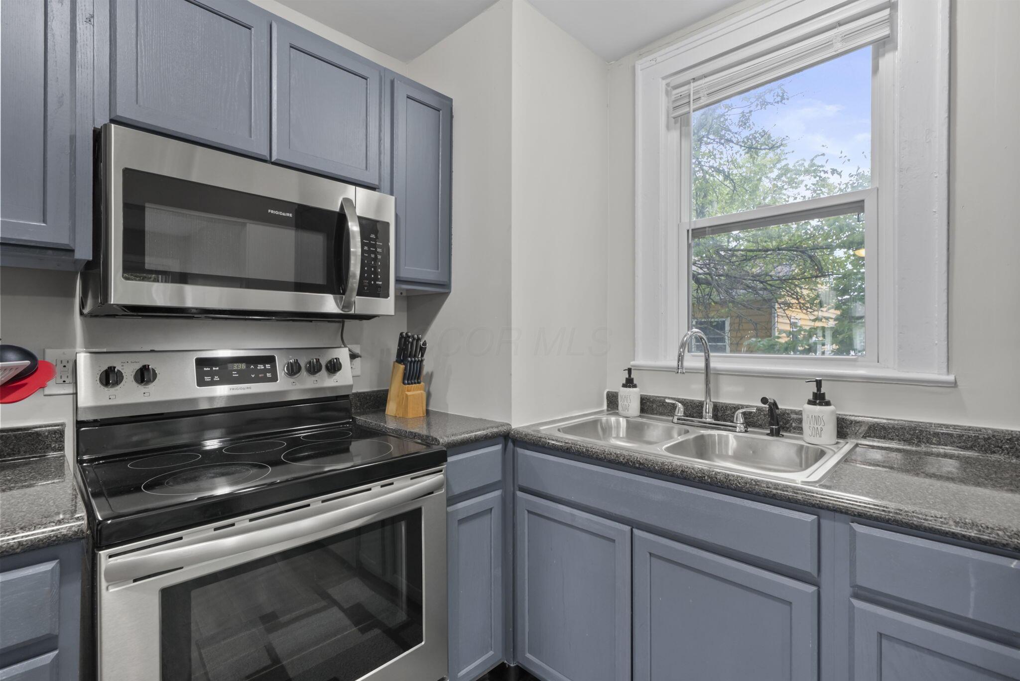 202 Williams Road Columbus, OH 43207 - Photo 12 of 50 Kitchen