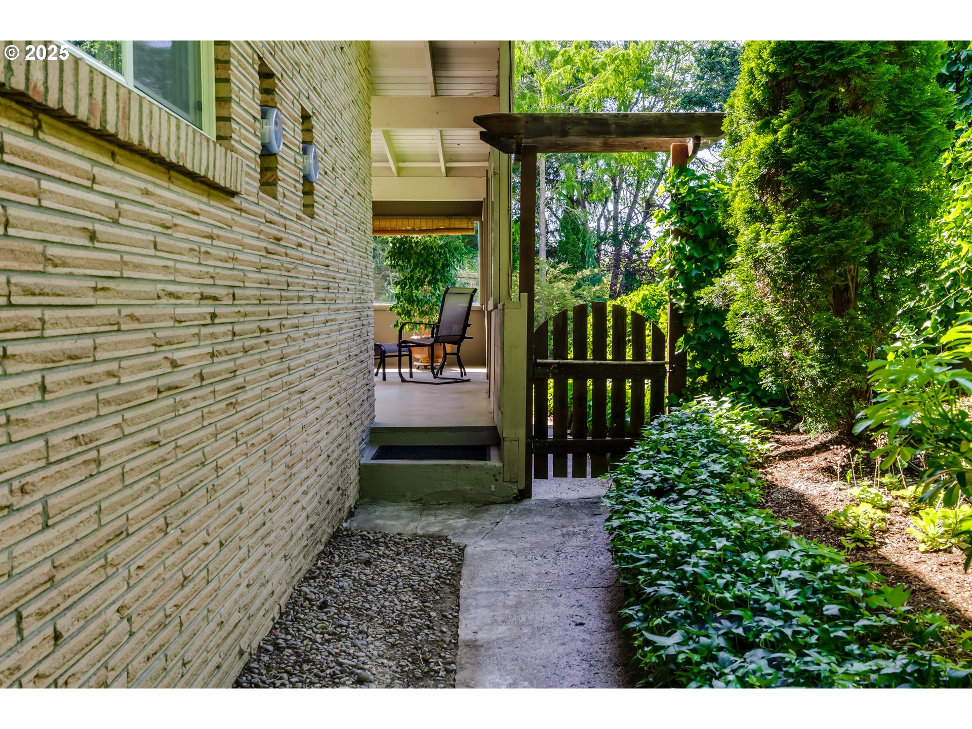 495 West 27th Avenue Eugene, OR 97405 - Photo 14 of 48 a view of a backyard