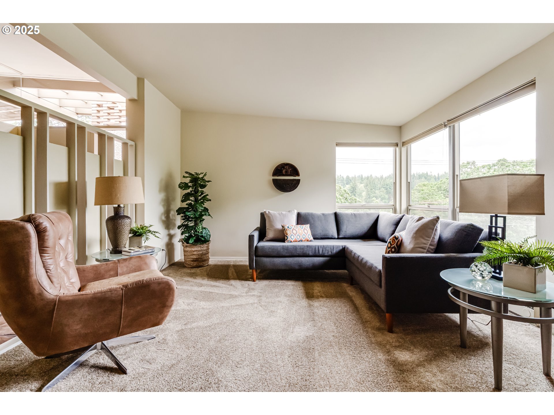 495 West 27th Avenue Eugene, OR 97405 - Photo 7 of 48 a living room with furniture and a large window