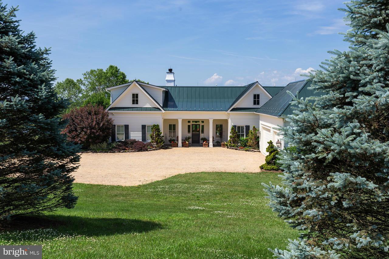 5362 Leeds Manor Road Hume, VA 22639 - Photo 1 of 30 Exterior (Front)