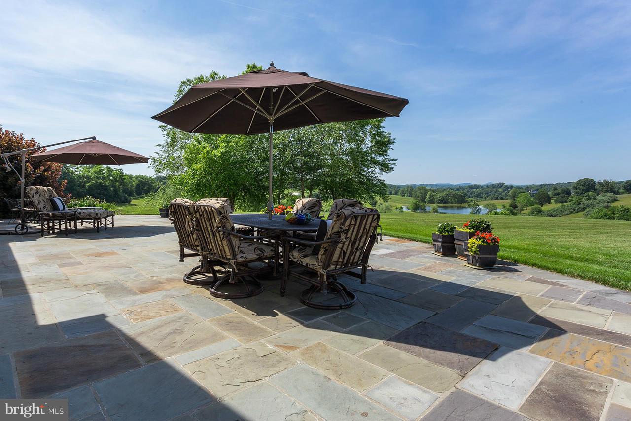 5362 Leeds Manor Road Hume, VA 22639 - Photo 24 of 30 Exterior (Rear)