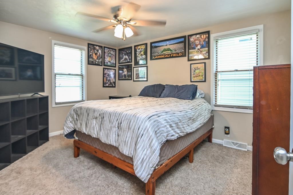 1932 Delaware Street Oshkosh, WI 54902 - Photo 7 of 17