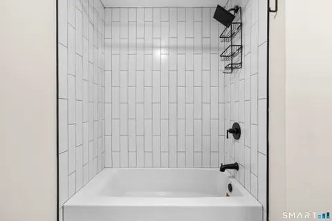 $3,000 | 937 Post Road, Unit 2A, Fairfield, CT 06824