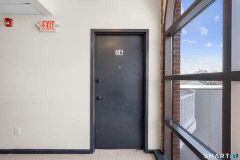 $3,000 | 937 Post Road, Unit 2A, Fairfield, CT 06824