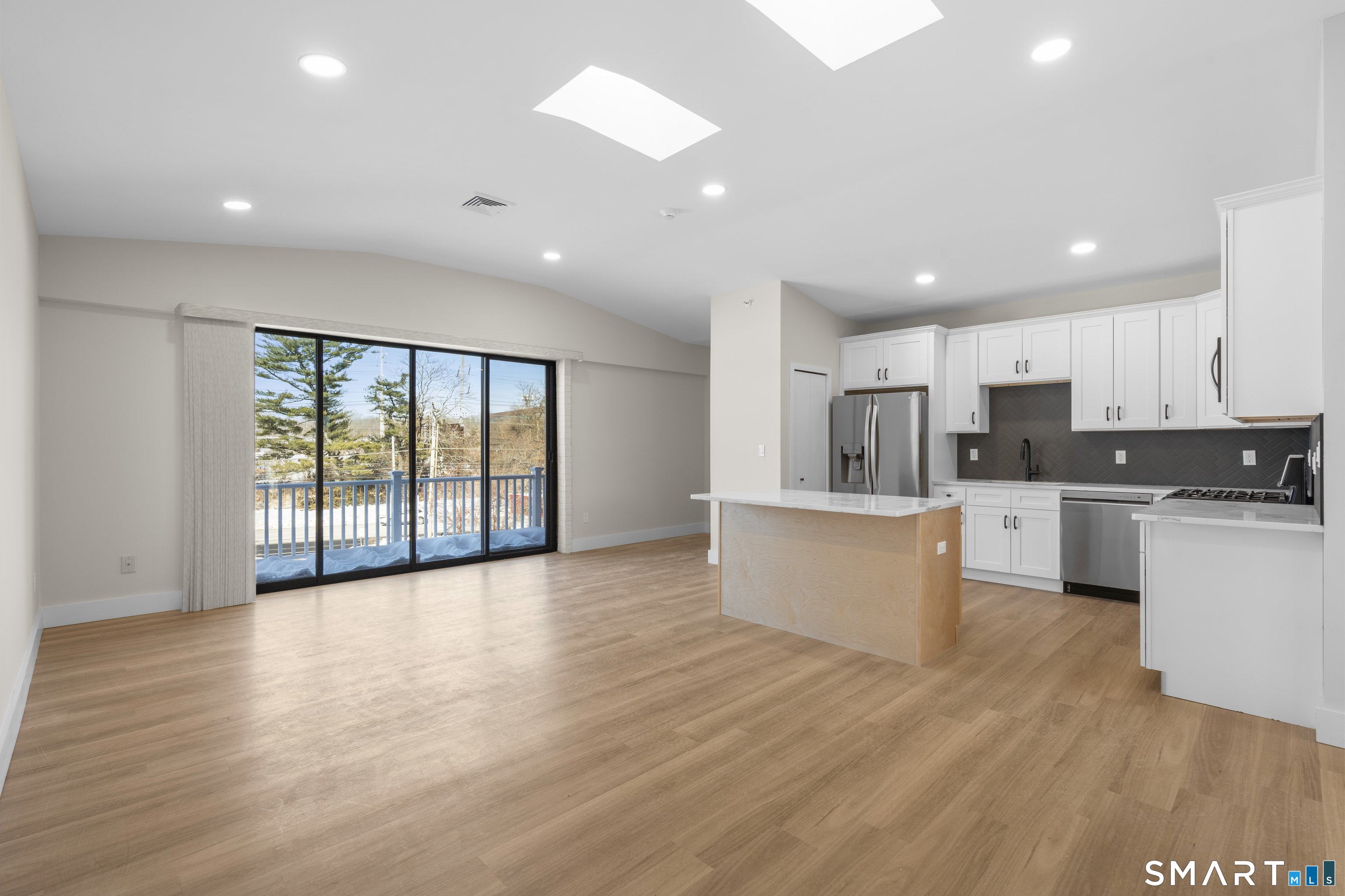 937 Post Road, Unit 2A Fairfield, CT 06824 - Photo 9 of 37