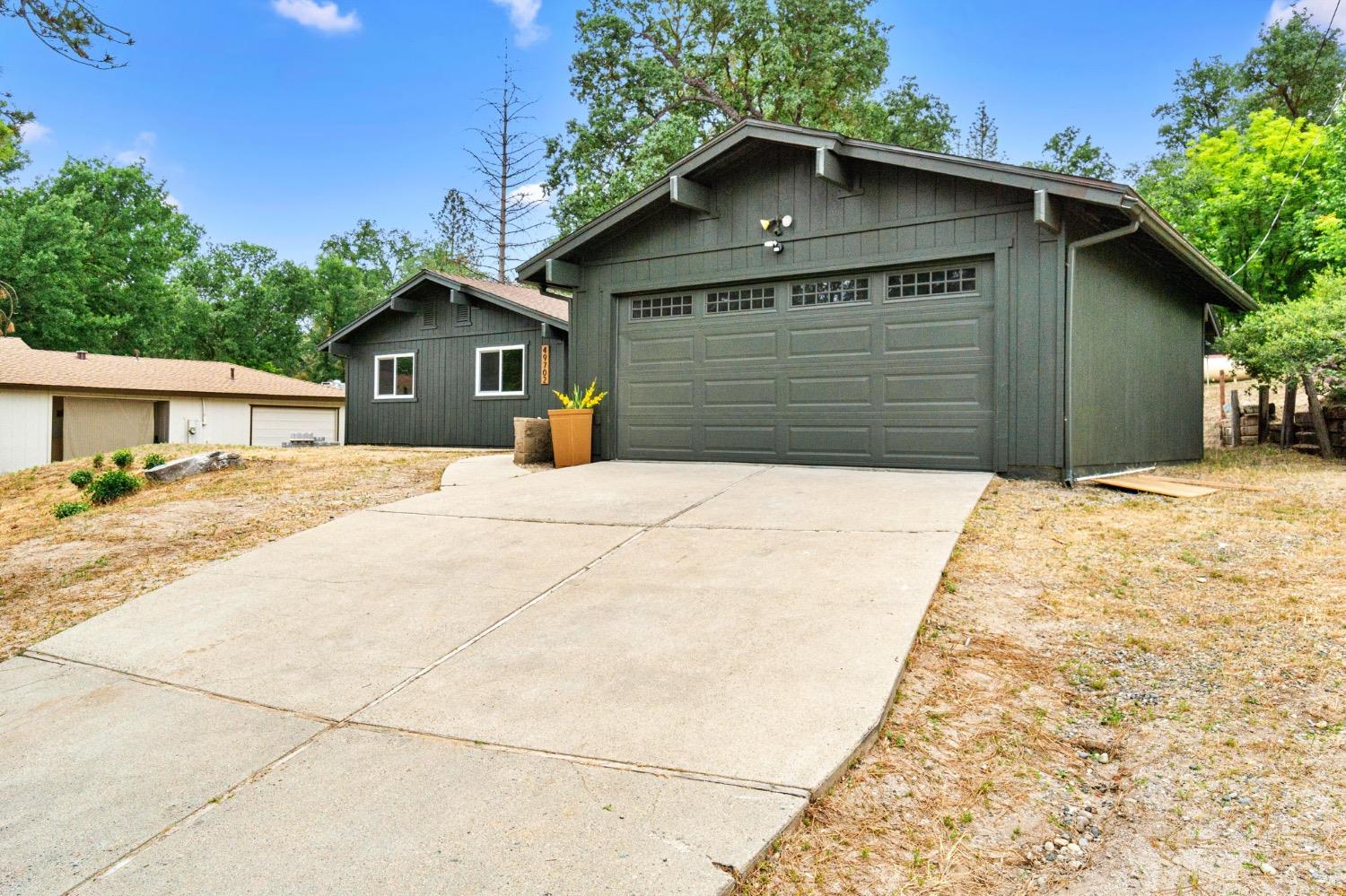 49702 High School Road Oakhurst, CA 93644 - Photo 2 of 31 Gallery Image 2